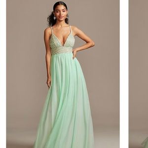 NWT Prom beautiful full length mint dress. Size 7. Formal. Beaded. Pearl. Mesh.